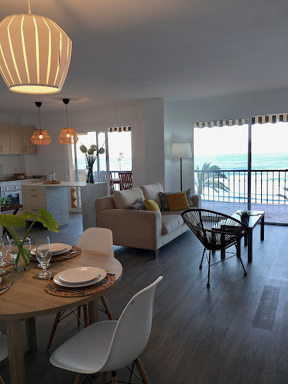 Dirección, horario, teléfono y opiniones de Monipalvelu Costa del Sol en Fuengirola