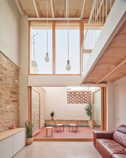 Dirección, horario, teléfono y opiniones de Baser Obres & Interiors en Cambrils