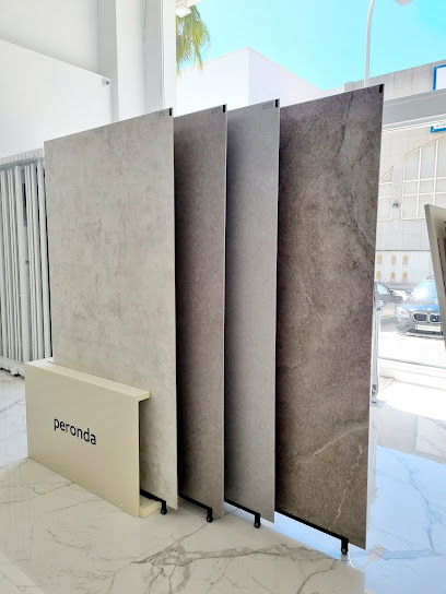 Dirección, horario, teléfono y opiniones de Grescadiz Diseño Ceramico y Gres en Cádiz