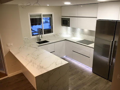 Dirección, horario, teléfono y opiniones de Kitchen And Style en Benalmádena