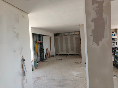 Dirección, horario, teléfono y opiniones de Wh Construction en Benalmádena