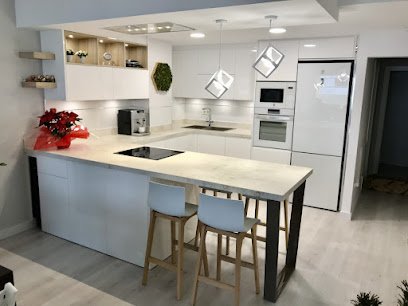 Dirección, horario, teléfono y opiniones de Loes Interiorismo en Cocinas en Fuengirola