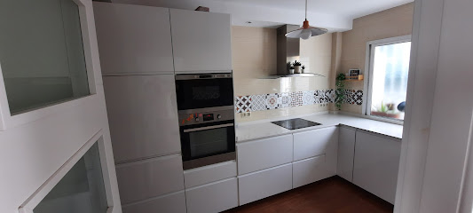 Dirección, horario, teléfono y opiniones de Montador de Muebles y Cocinas en Dos Hermanas