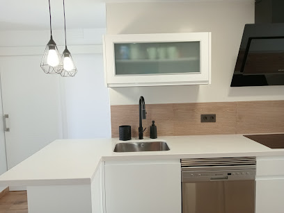 Dirección, horario, teléfono y opiniones de Muebles de Cocina y Electrodomésticos Dh Cocinas en Dos Hermanas