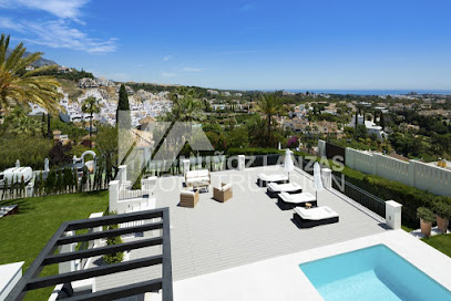 Dirección, horario, teléfono y opiniones de Muñoz Lanzas Construcción Estepona en Estepona