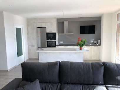 Dirección, horario, teléfono y opiniones de Schmidt Girona en Girona