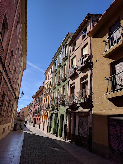 Dirección, horario, teléfono y opiniones de Serranos Studio en León