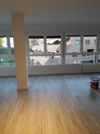Dirección, horario, teléfono y opiniones de Hometrader Inversiones S L en Majadahonda