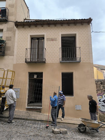 Dirección, horario, teléfono y opiniones de Construcciones Reformas y Servicios Segovia S.L. en Segovia