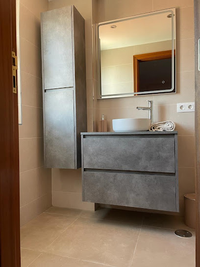 Dirección, horario, teléfono y opiniones de Reforma de Interiores. Juan Francisco Martín Martín en Salamanca