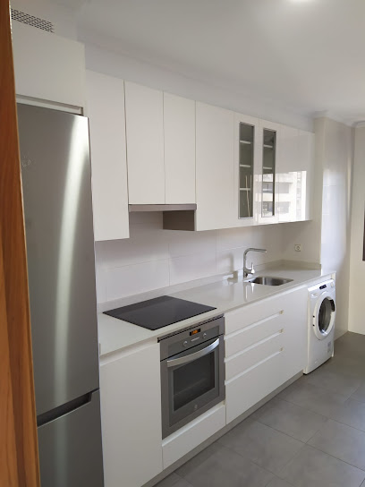 Dirección, horario, teléfono y opiniones de Cocinas Florentino González Besada en Oviedo