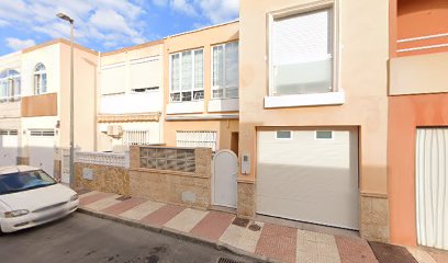 Dirección, horario, teléfono y opiniones de Multiservicios Torre Azul en Roquetas de Mar