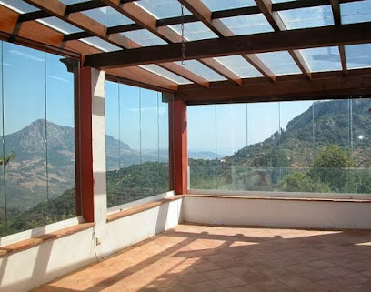 Dirección, horario, teléfono y opiniones de Vist I Fet Serveis - Reformas Palma en Palma