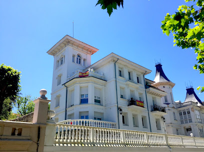 Dirección, horario, teléfono y opiniones de Corten Cantabria en Santander